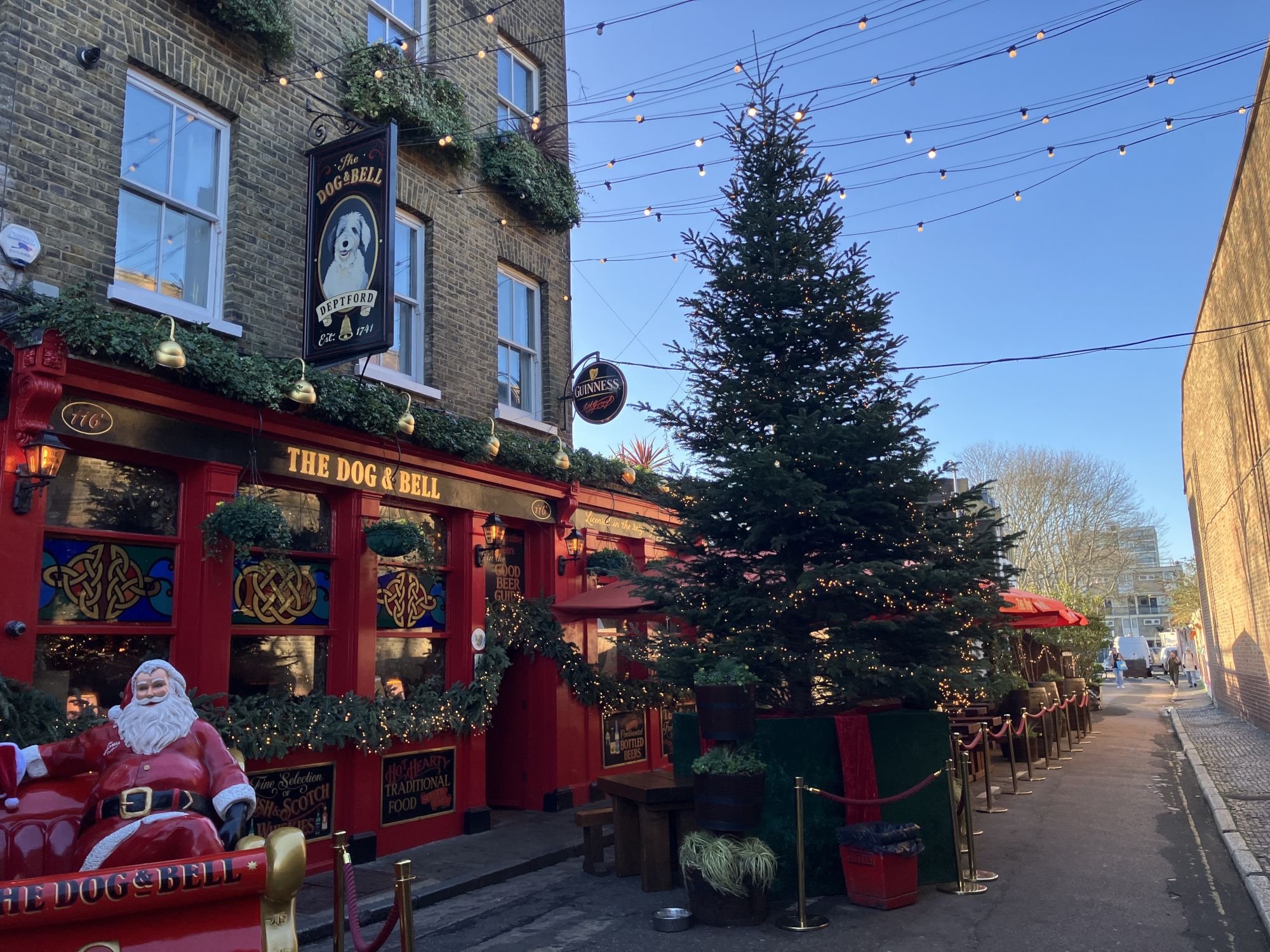 Dog & Bell pub