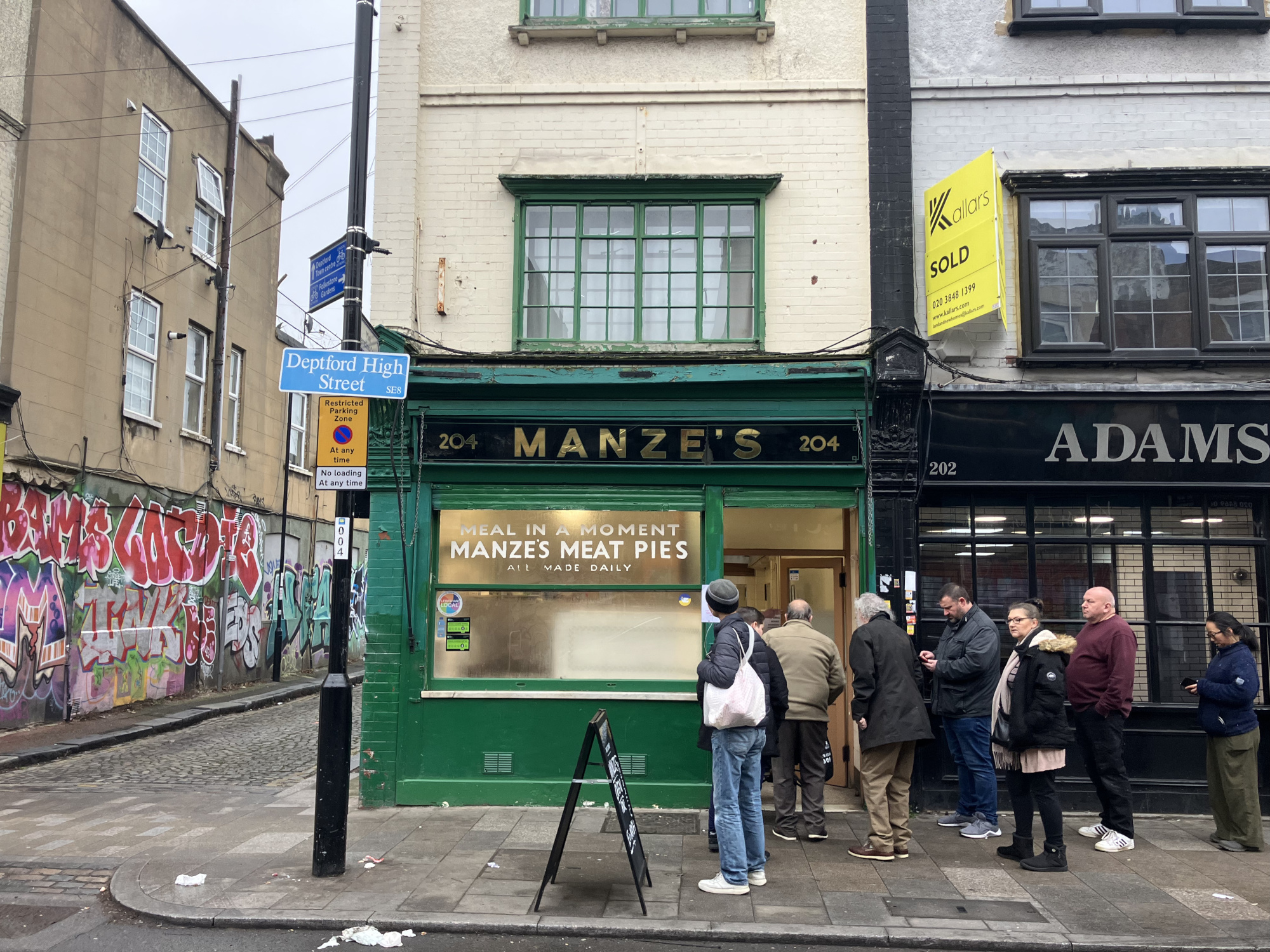 Manzes pie shop